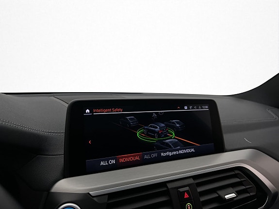 BMW iX3 24 of 30