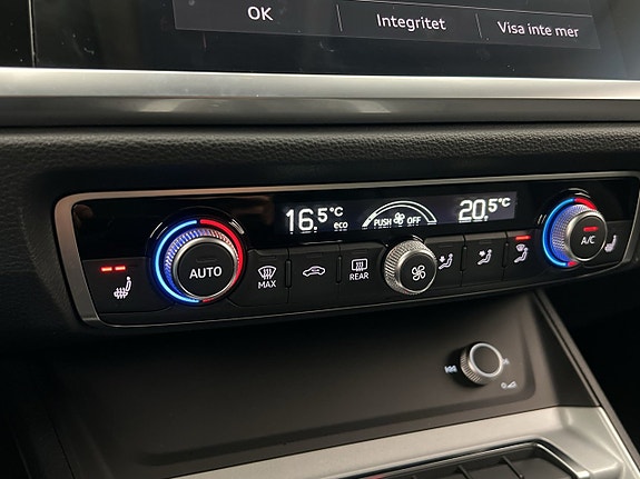 Audi Q3 22 of 30