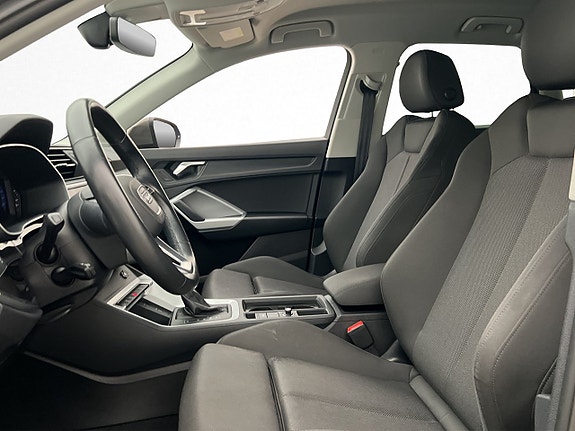 Audi Q3 11 of 30