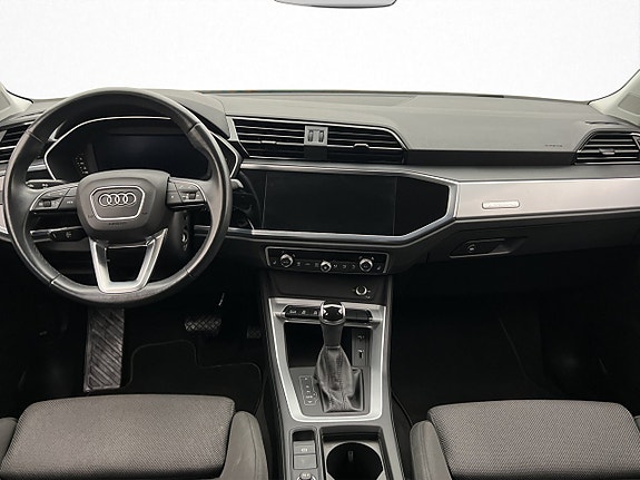 Audi Q3 12 of 30