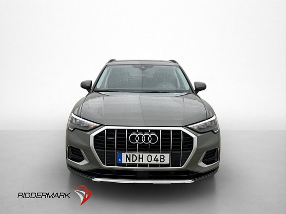 Audi Q3 2 of 30