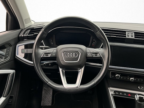 Audi Q3 13 of 30