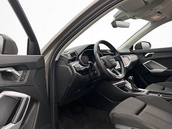 Audi Q3 10 of 30