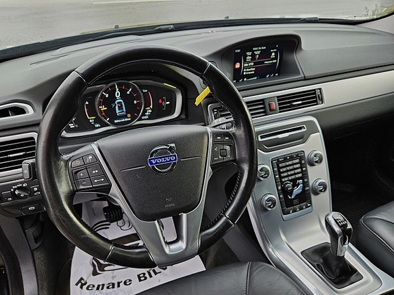Volvo V70 10 of 16