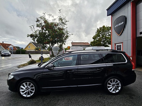 Volvo V70 2 of 16