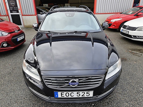 Volvo V70 3 of 16