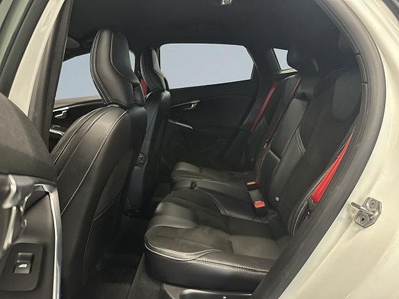 Volvo V40 13 of 20
