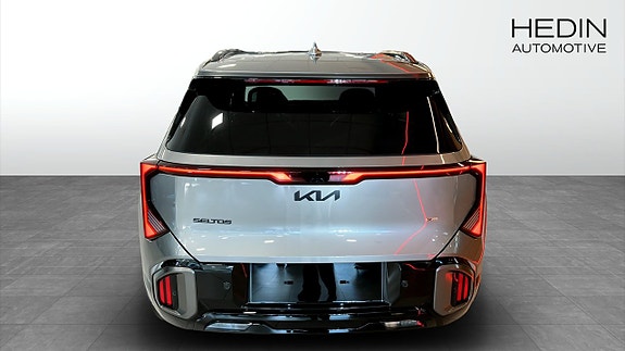 Kia Seltos 7 of 16