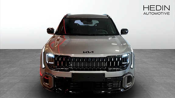 Kia Seltos 8 of 16