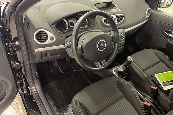 Renault Clio 7 of 12
