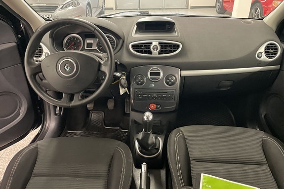 Renault Clio 8 of 12