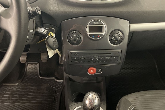 Renault Clio 9 of 12