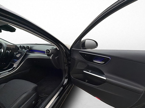 Mercedes-Benz C300 27 of 30