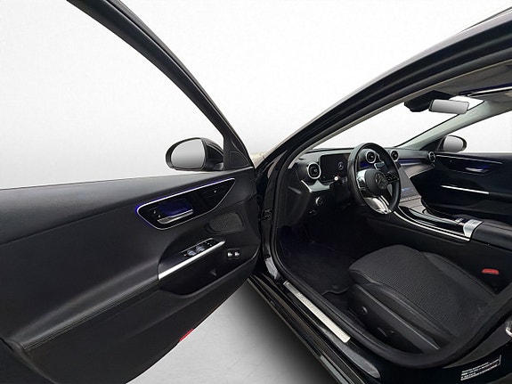 Mercedes-Benz C300 12 of 30