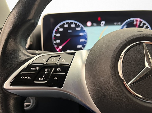 Mercedes-Benz C300 17 of 30