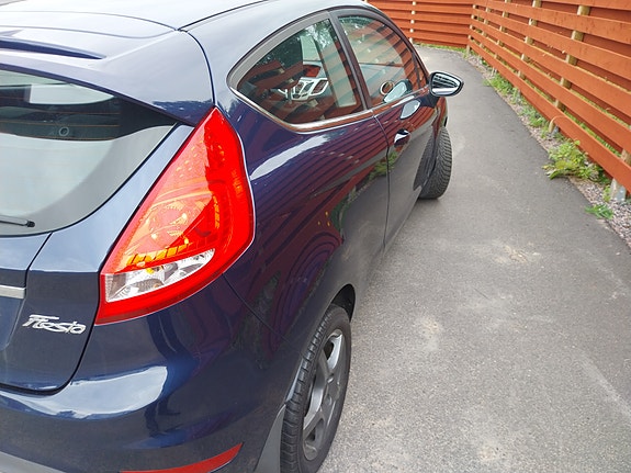 Ford Fiesta 2 of 9