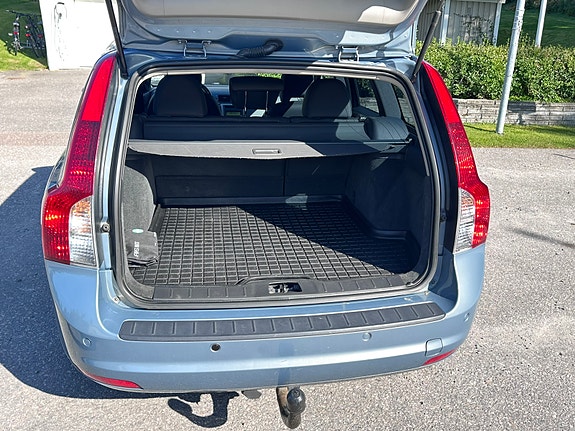 Volvo V50 3 of 8