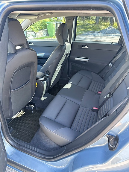 Volvo V50 7 of 8