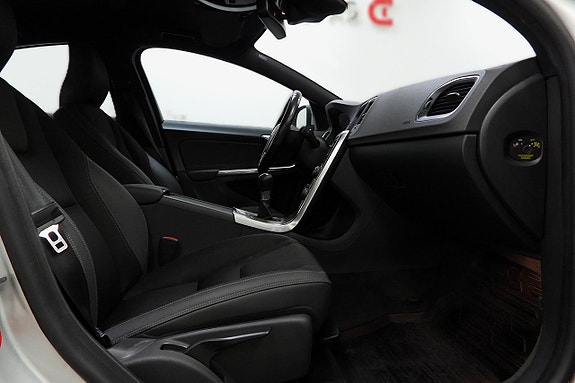 Volvo S60 14 of 26