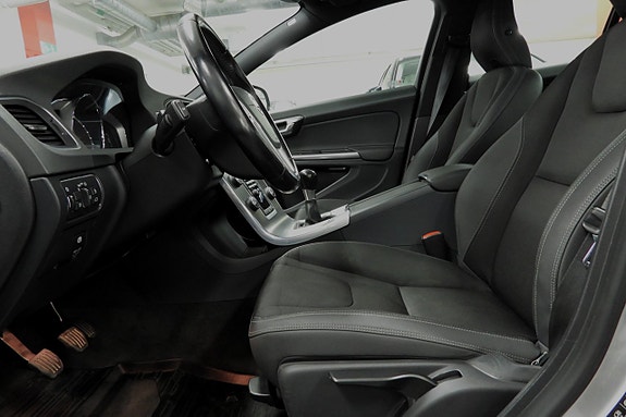 Volvo S60 13 of 26