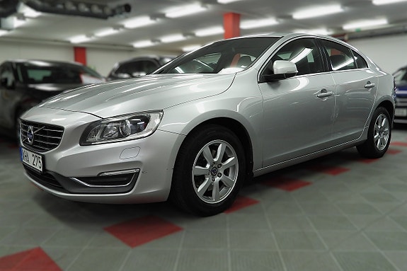 Volvo S60 2 of 26