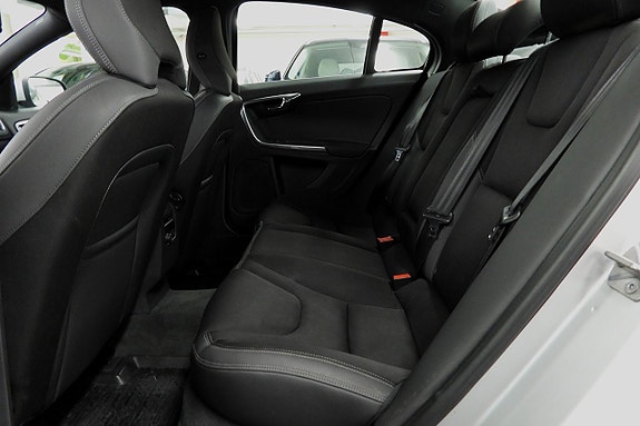 Volvo S60 20 of 26