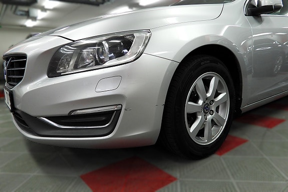 Volvo S60 12 of 26