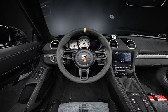 Porsche 718 Spyder RS 19 of 26