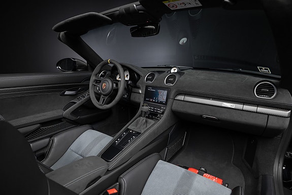 Porsche 718 Spyder RS 17 of 26