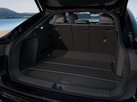Audi Q6 e-tron 8 of 11
