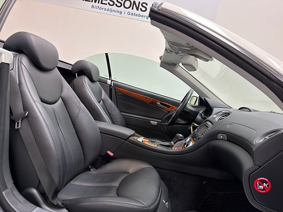Mercedes-Benz SL500 11 of 17