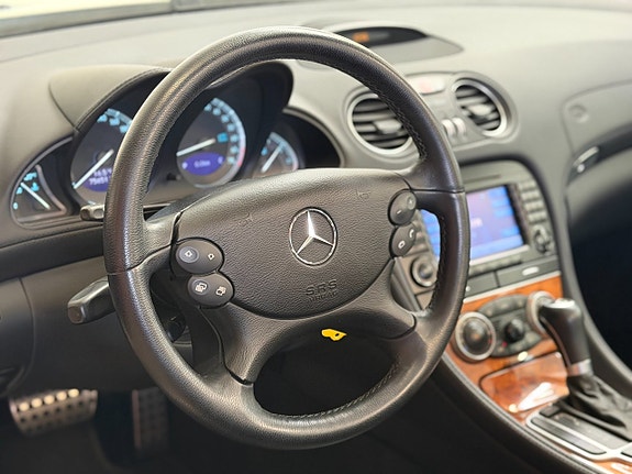 Mercedes-Benz SL500 8 of 17
