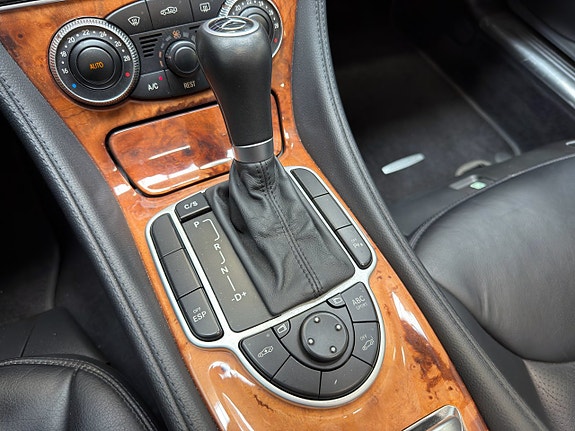 Mercedes-Benz SL500 12 of 17