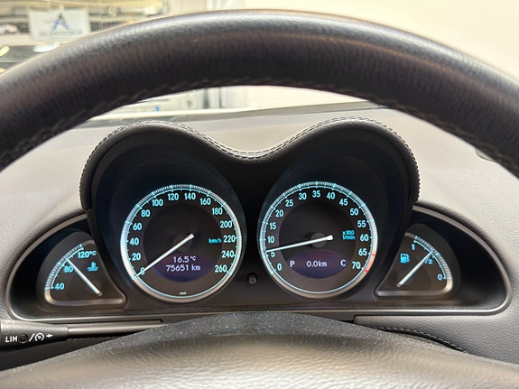 Mercedes-Benz SL500 15 of 17