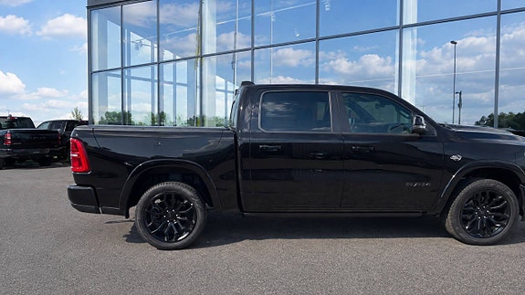 Dodge RAM 1500 3 of 4