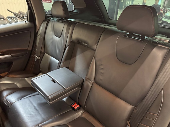 Volvo XC60 11 of 20
