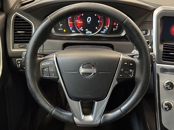 Volvo XC60 14 of 20