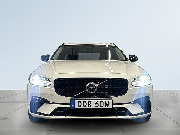 Volvo V90 2 of 25