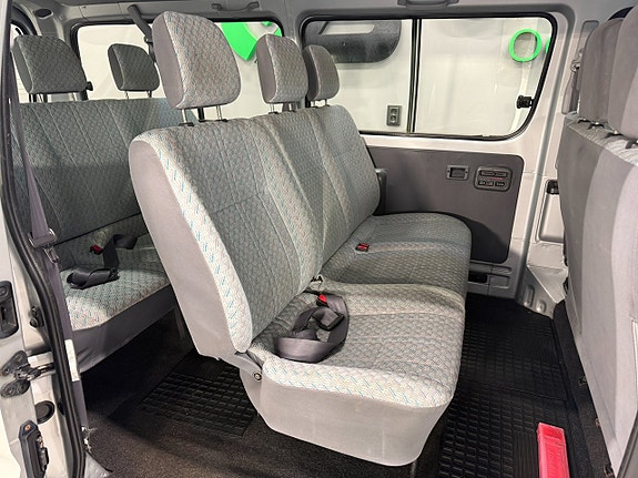 Toyota HiAce 12 of 20