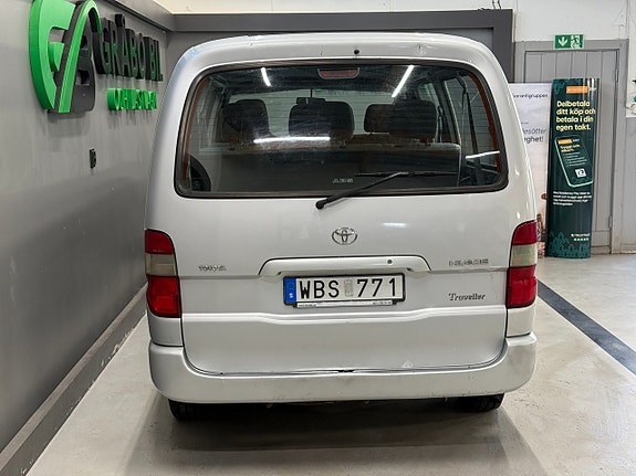 Toyota HiAce 8 of 20