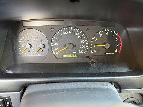 Toyota HiAce 16 of 20