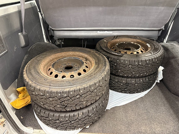 Toyota HiAce 20 of 20
