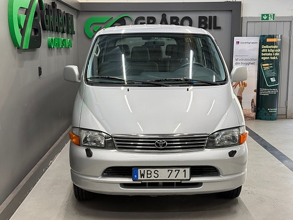 Toyota HiAce 4 of 20