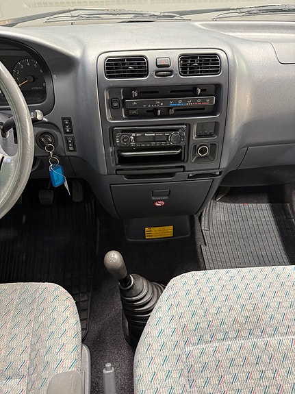 Toyota HiAce 15 of 20