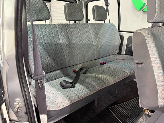 Toyota HiAce 11 of 20