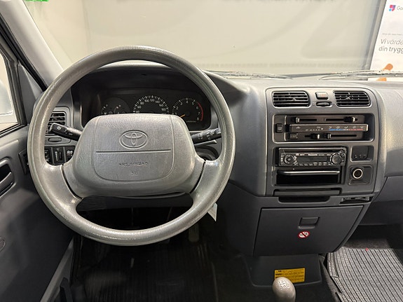 Toyota HiAce 14 of 20