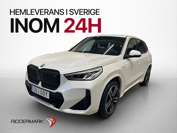 BMW iX1 4 of 26