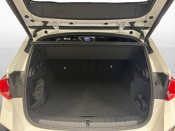 BMW iX1 25 of 26
