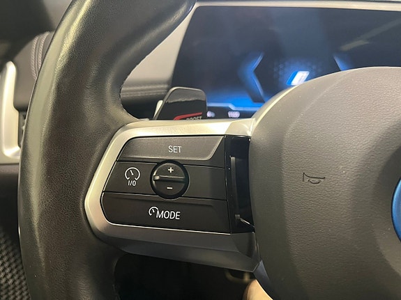 BMW iX1 13 of 26