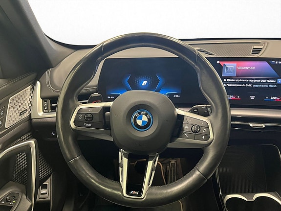 BMW iX1 12 of 26